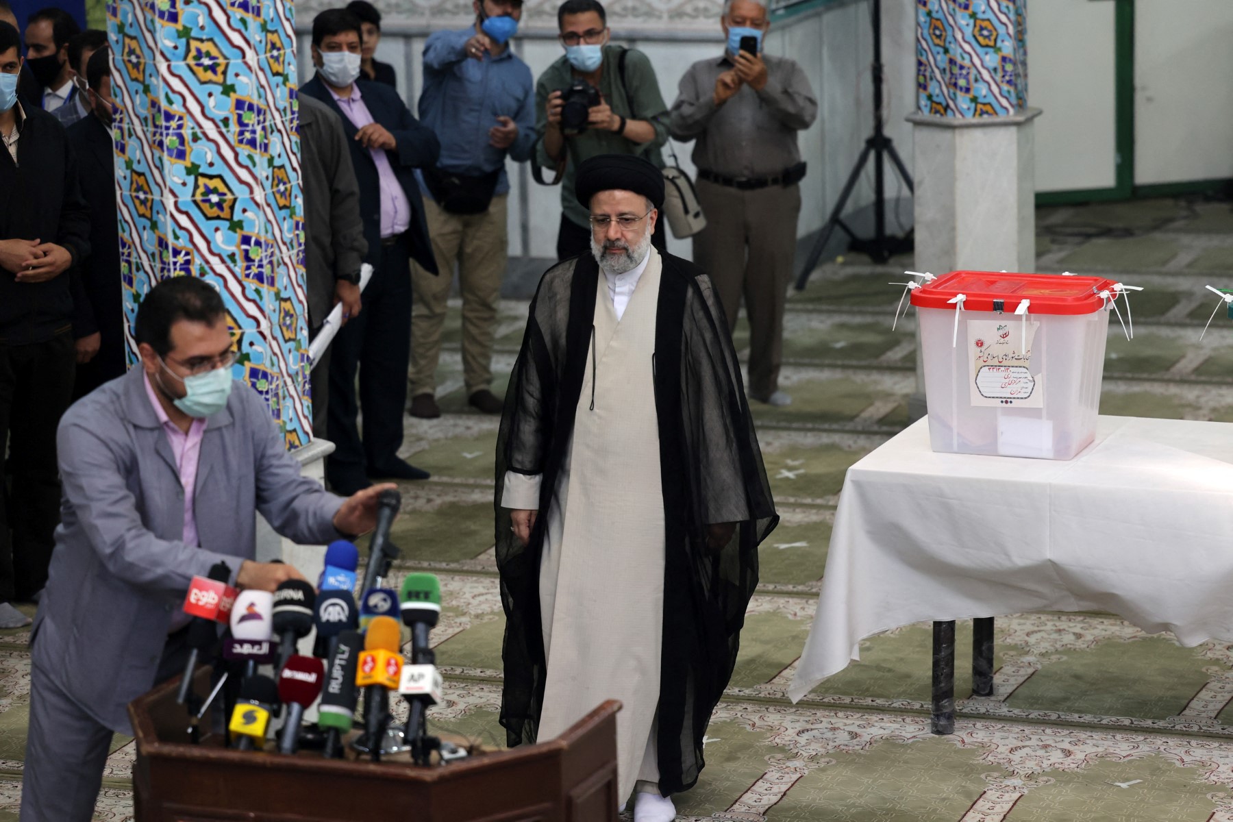 Iran : élections exceptionnelles et performance solo des ayatollahs