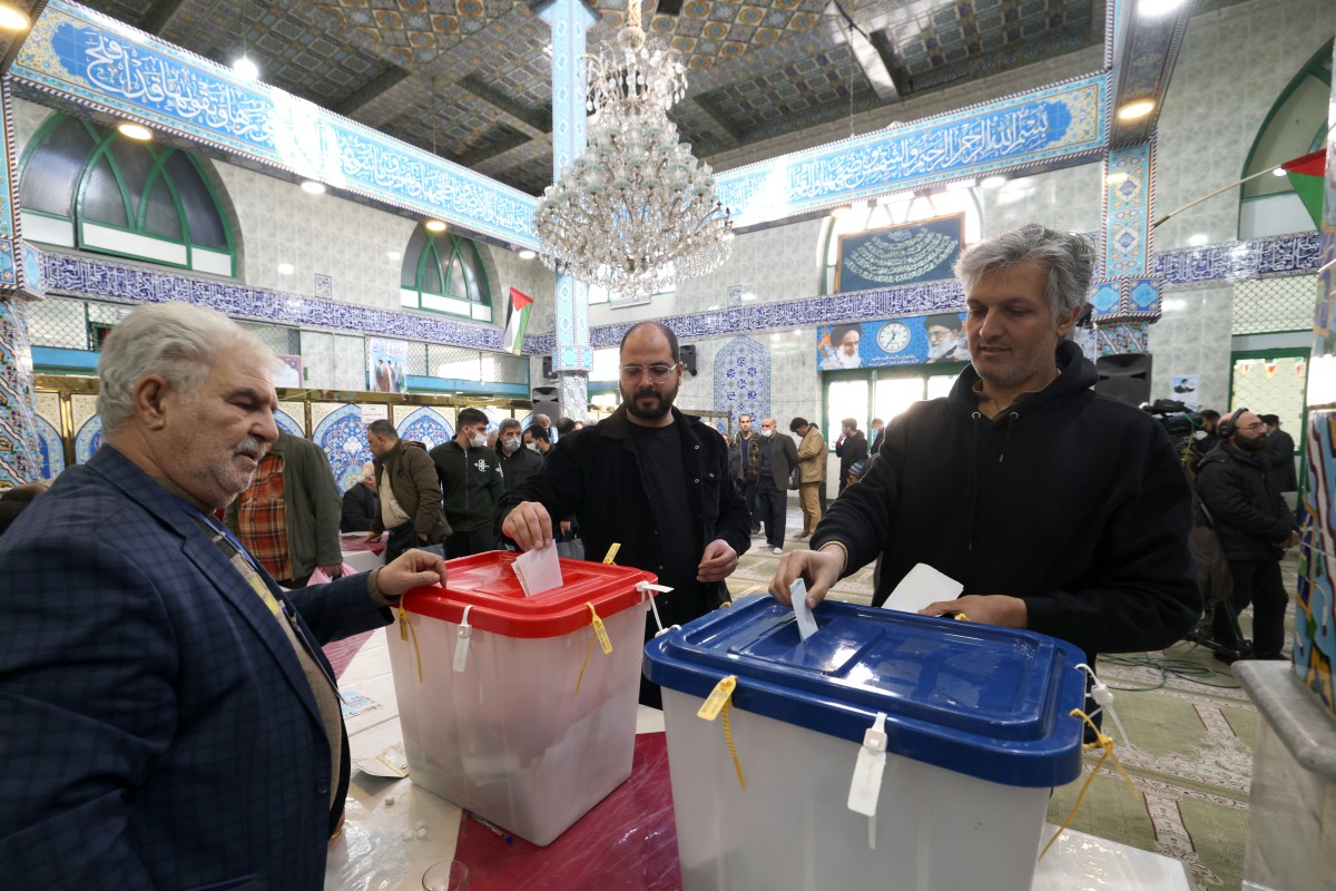 Iran: les conservateurs sortent gagnants d'élections largement boudées