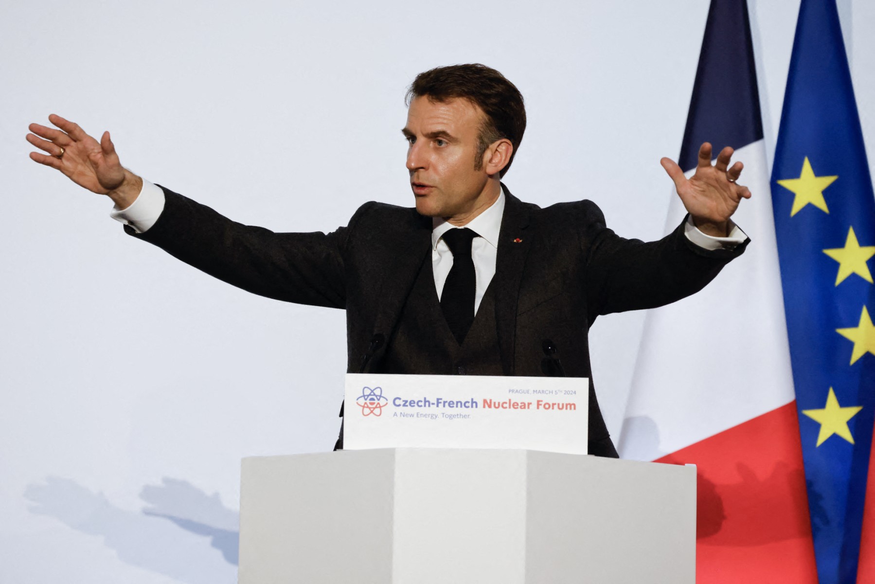 Macron reçoit les chefs de parti sur l'Ukraine, à nouveau au coeur des clivages