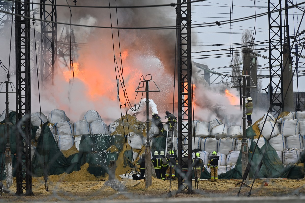 Frappes russes massives en Ukraine, la Russie admet être en « état de guerre »