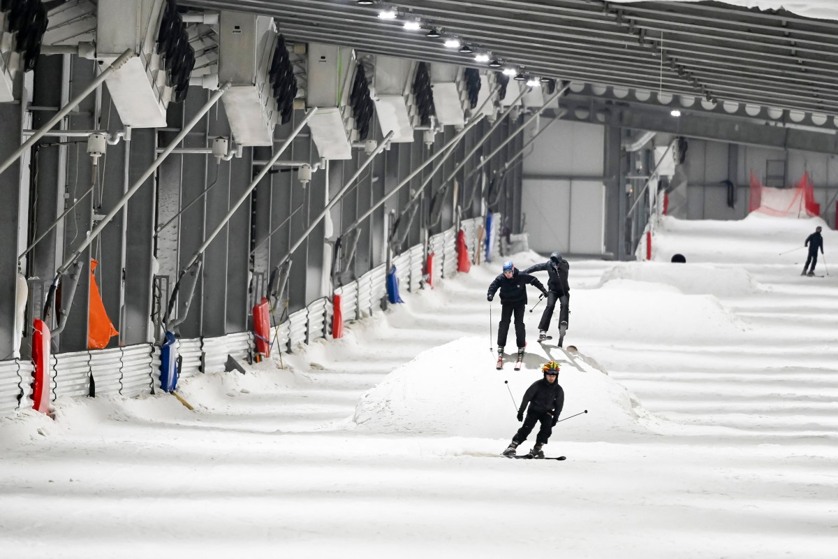Comment ça, pas de neige ? Dans l'est de la France, on skie en salle