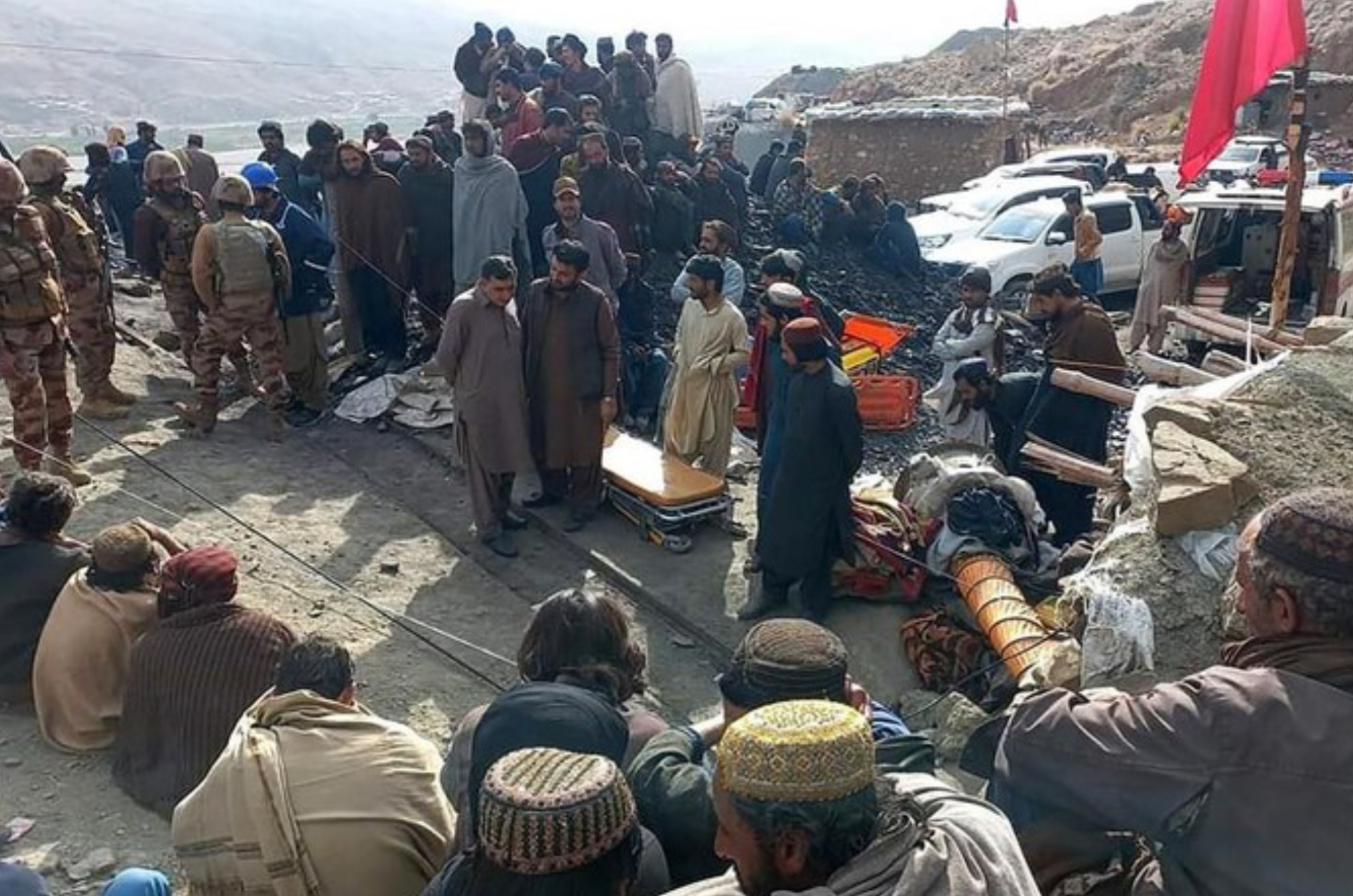 Pakistan: 12 morts dans l'effondrement d'une mine de charbon