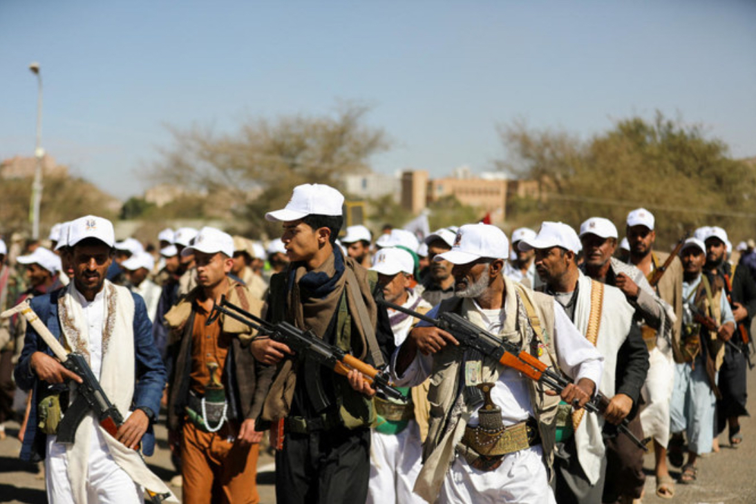 Un pétrolier chinois touché par un missile houthi en mer Rouge