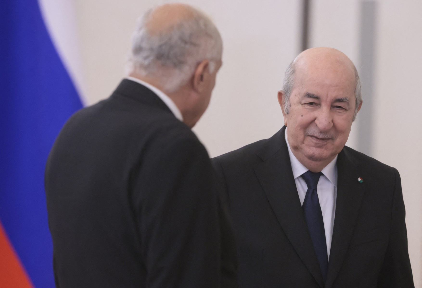 Algérie: Tebboune laisse planer le suspense sur une nouvelle candidature
