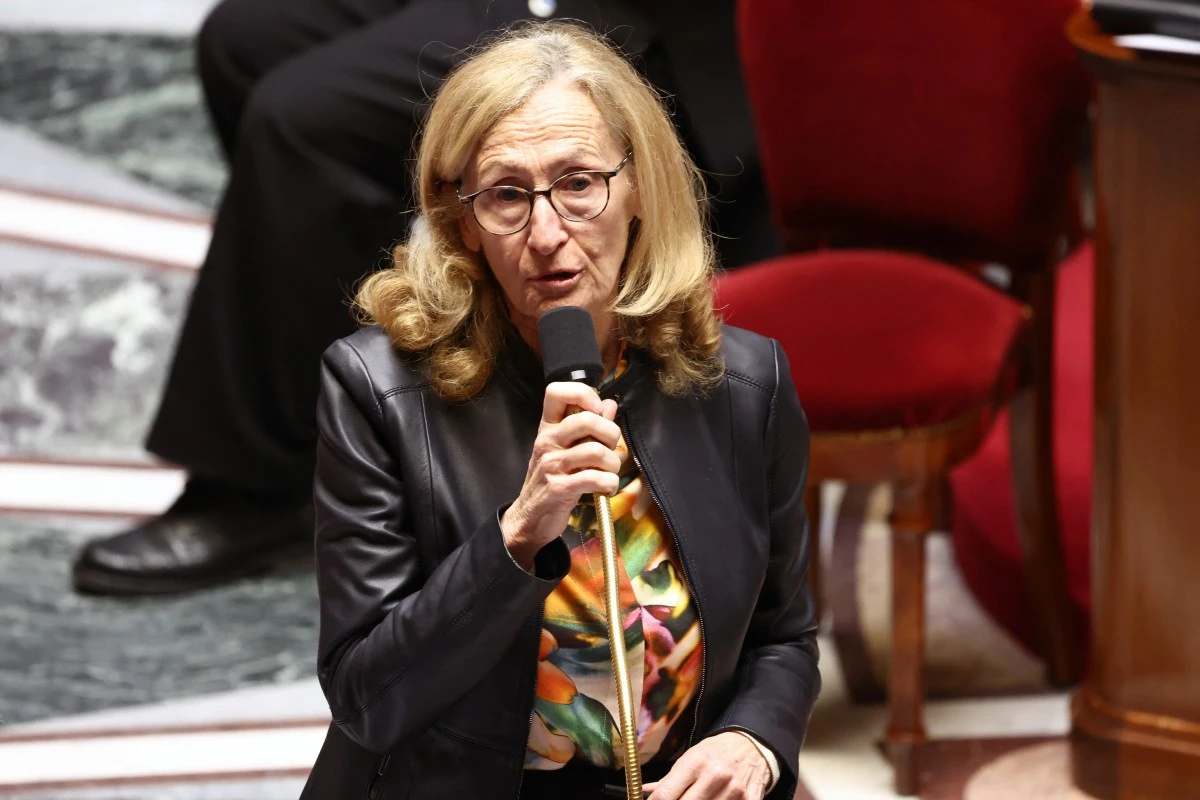 Education: les enseignants de Seine-Saint-Denis devant leur ministère pour un plan d'urgence