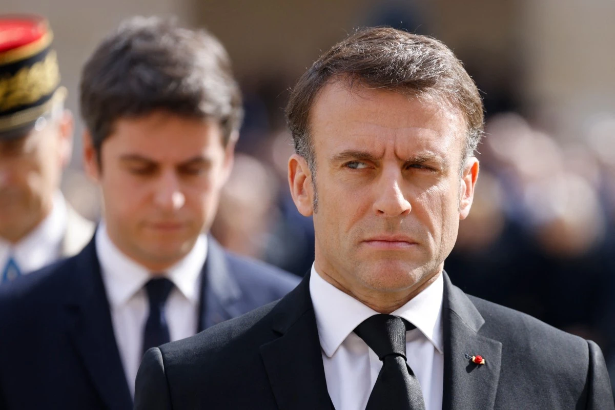 Le déficit dérape, les oppositions pilonnent, l'Elysée cherche la parade
