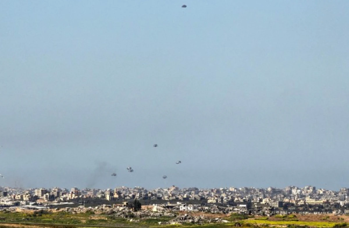 Des avions américains larguent davantage d'aide à Gaza