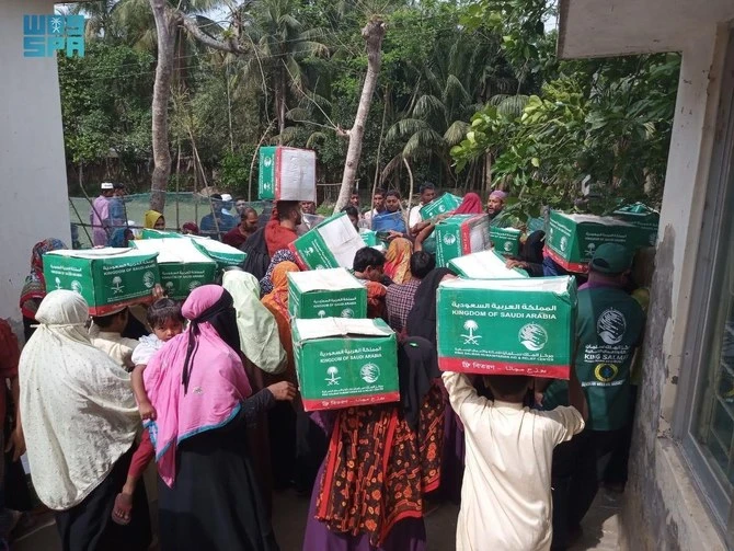 KSrelief fournit une aide alimentaire à des dizaines de milliers de personnes