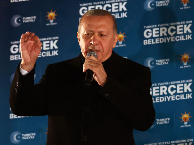 Turquie: Erdogan concède une victoire historique de l'opposition aux municipales