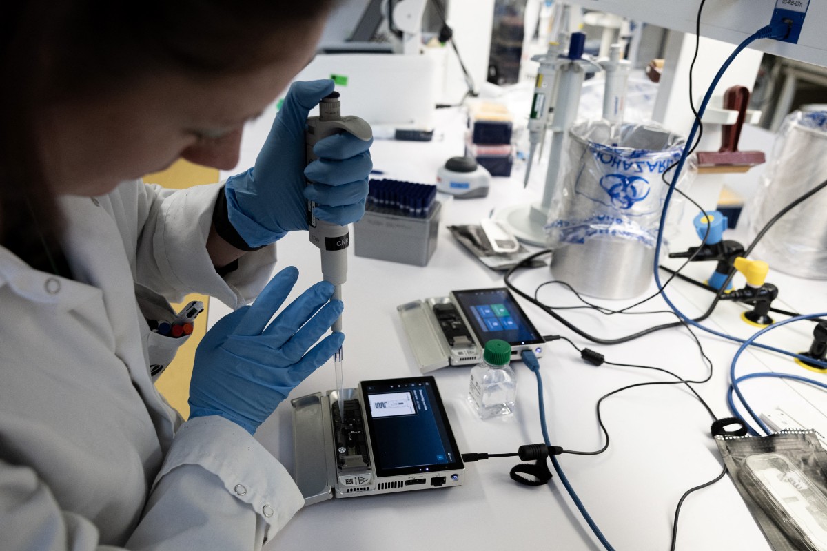 JO: à l'Institut Pasteur, une équipe dans les starting-block pour traquer les virus