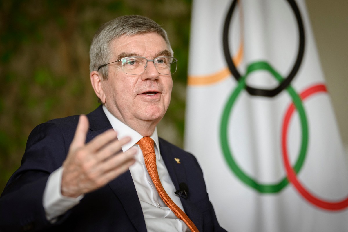 Le président du CIO, Thomas Bach, s'exprime lors d'une interview avec l'AFP avant les Jeux Olympiques de Paris 2024, au siège du CIO à Lausanne, le 26 avril 2024. (Photo Gabriel Monnet AFP)