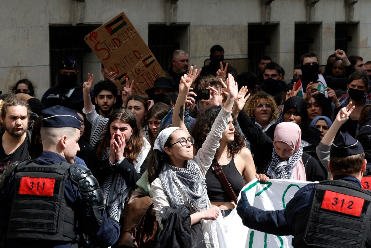 Sorbonne: les militants pro-palestiniens dispersés par la police