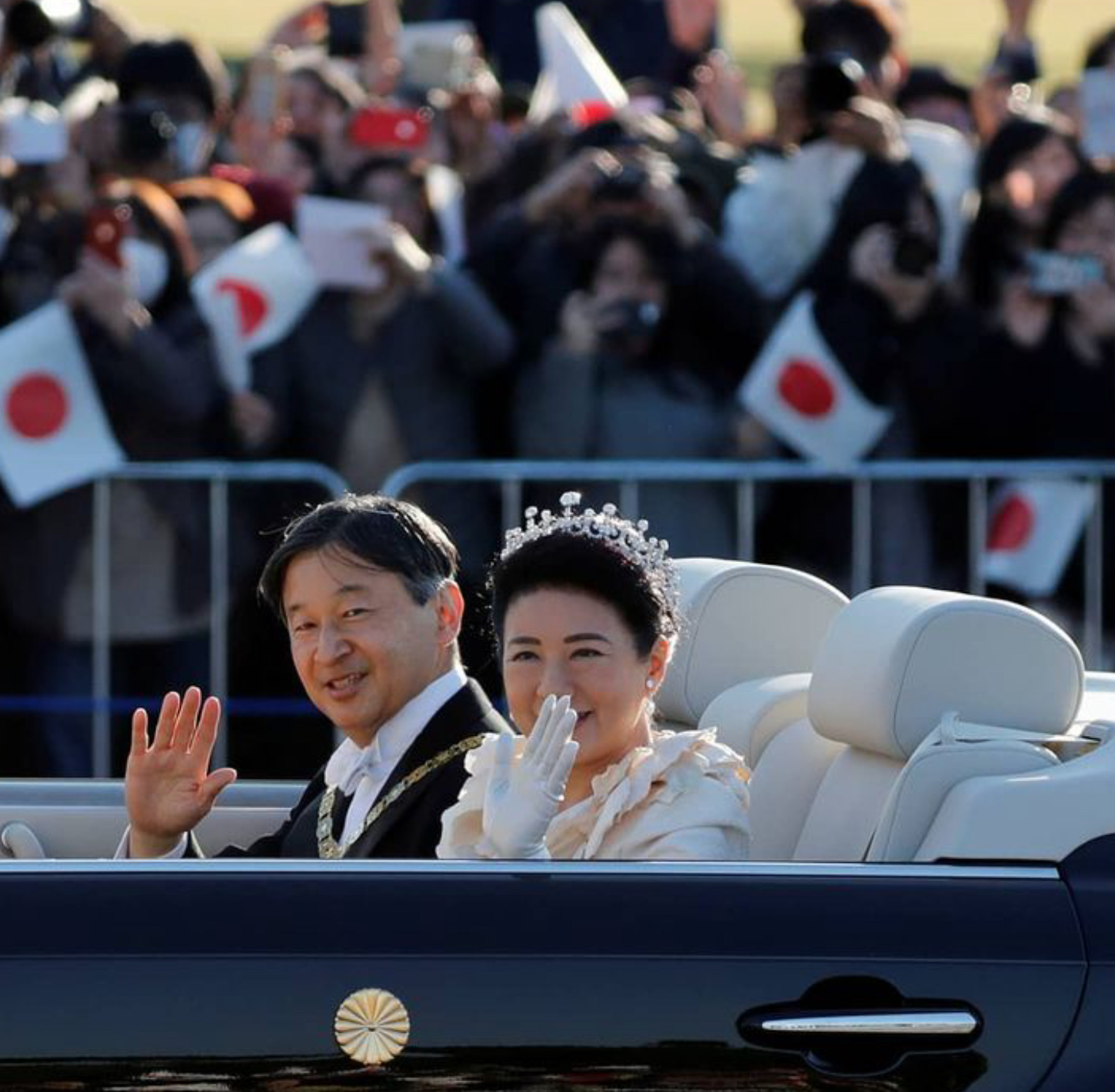 Japon: la famille impériale fait des débuts prudents sur Instagram