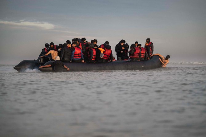 France: au moins cinq migrants décédés lors d'une tentative de traversée de la Manche