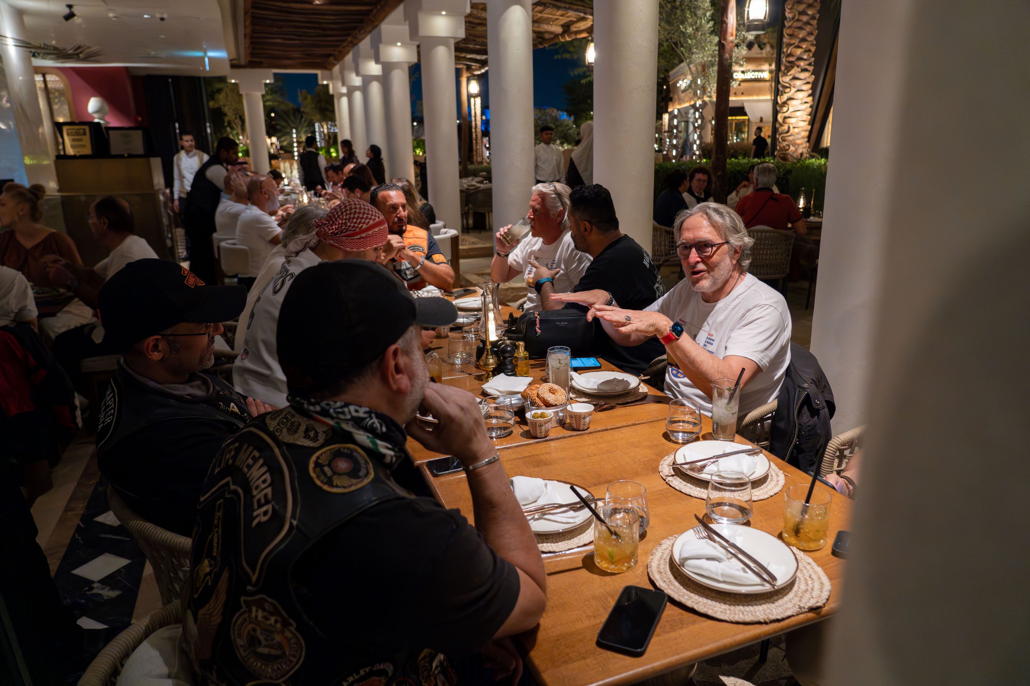 Les Globe-trotteurs.  Terrasse Bujairi Riyad (Fournie)