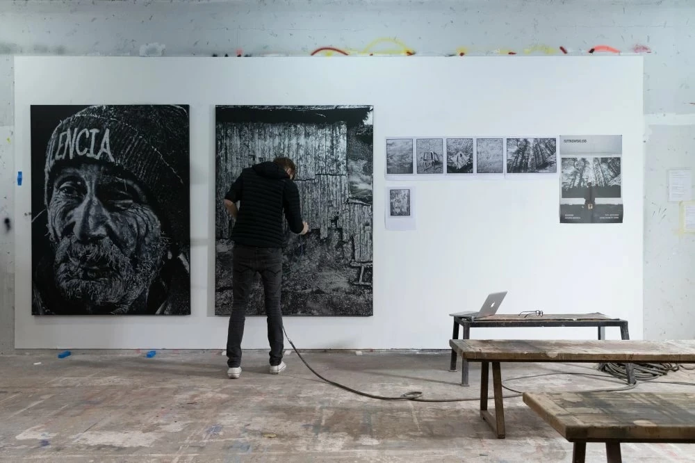 L’artiste allemand Hendrik Beikirch dévoile «Memories of Before» à Marrakech