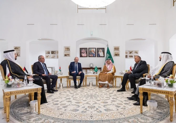 Le ministre saoudien des Affaires étrangères, le prince Faiçal ben Farhane, a organisé samedi à Riyad une réunion ministérielle avec des représentants de six autres États arabes pour discuter de la situation à Gaza. (SPA)