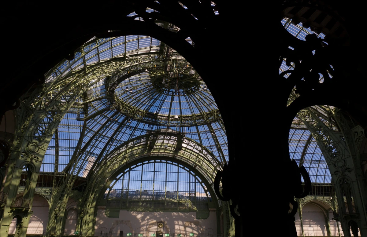 Sous la verrière du Grand Palais, dernière ligne droite avant les JO et rendez-vous avec Macron