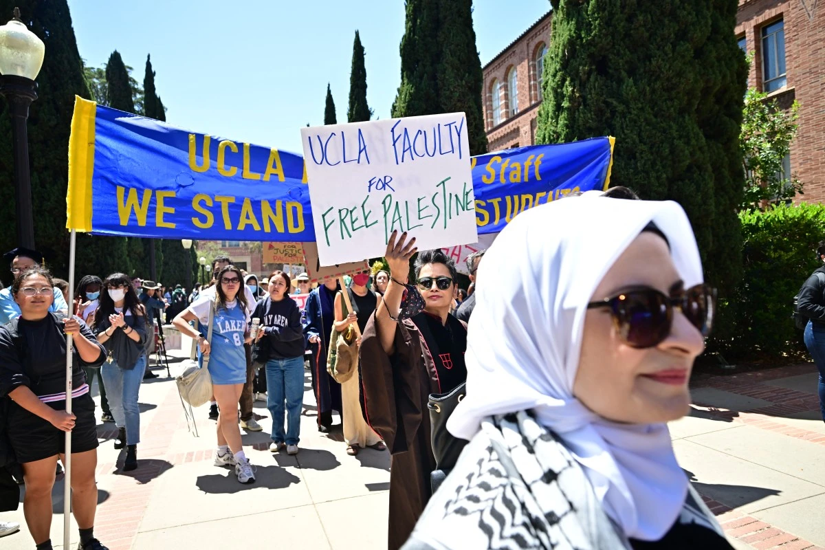 A Los Angeles, l'université UCLA fracturée par la guerre entre Israël et le Hamas