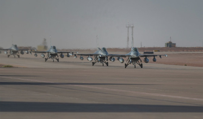 Les Houthis du Yémen répondent à l’attaque américano-britannique en frappant le porte-avions américain Eisenhower en mer Rouge