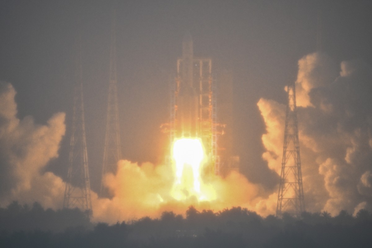 La Chine a lancé une sonde pour collecter des échantillons sur la face cachée de la Lune