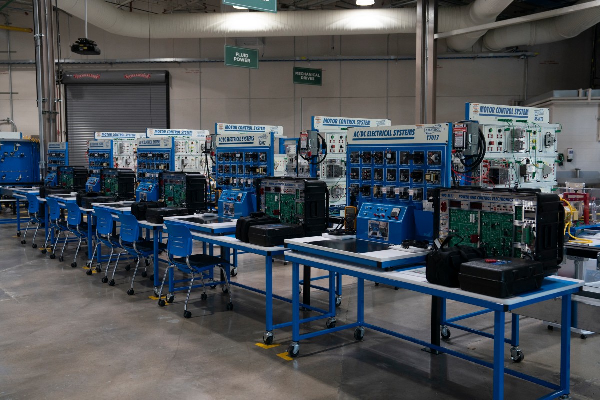 Une vue du Guilford Technical Community College, qui offre un programme d'apprentissage où les étudiants travaillent avec le constructeur automobile Toyota, le 22 avril 2024, à Greensboro, en Caroline du Nord. (Photo Allison Joyce / AFP)