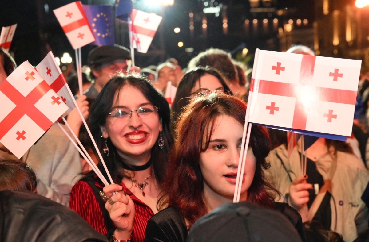 Après sa démission, l'ambassadeur de Géorgie en France appelle « au retrait » d'une loi controversée