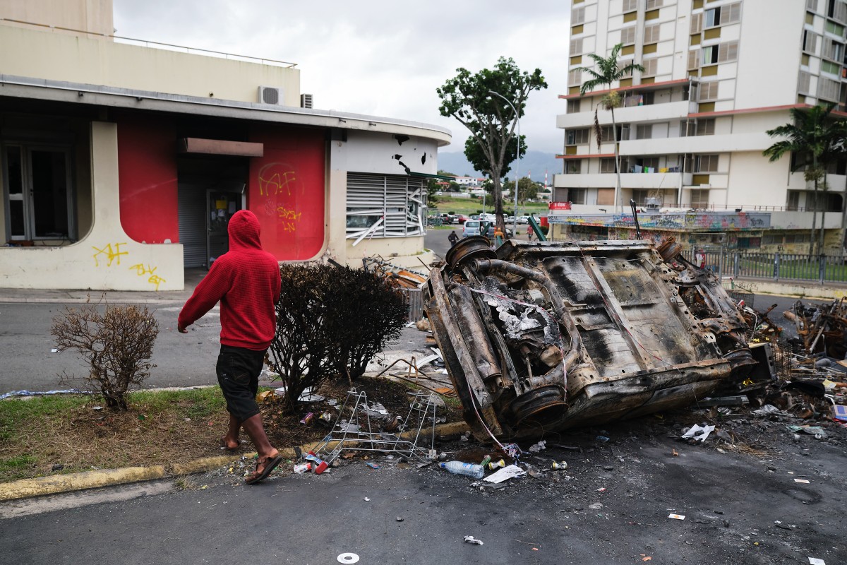 Au milieu du chaos des émeutes en Nouvelle-Calédonie, la population se serre les coudes