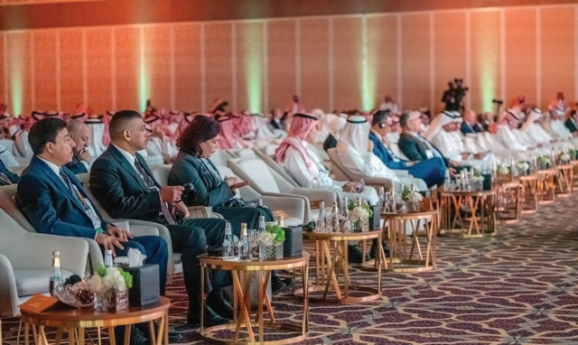 Une table ronde portant sur le thème «Améliorer les mécanismes d’application transfrontalière des lois et de recouvrement d’actifs», mercredi à Riyad. (Photo AN/Huda Bashatah)