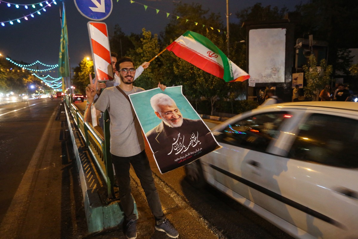 Iran: deux candidats ultraconservateurs se retirent de la course présidentielle