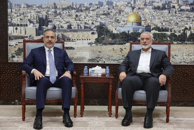 Le ministre turc des Affaires étrangères s’entretient avec le chef du Hamas au Qatar