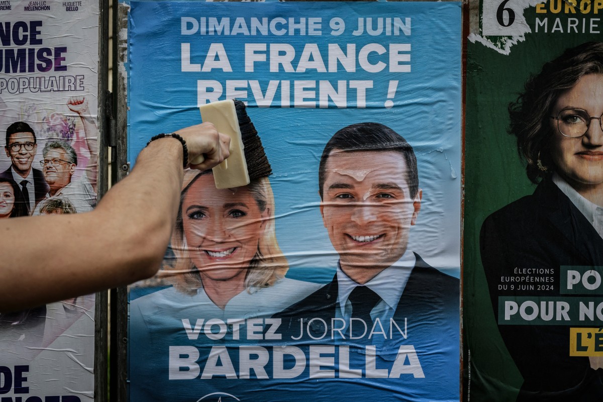 Européennes: dernier jour de campagne, les oppositions ciblent Macron