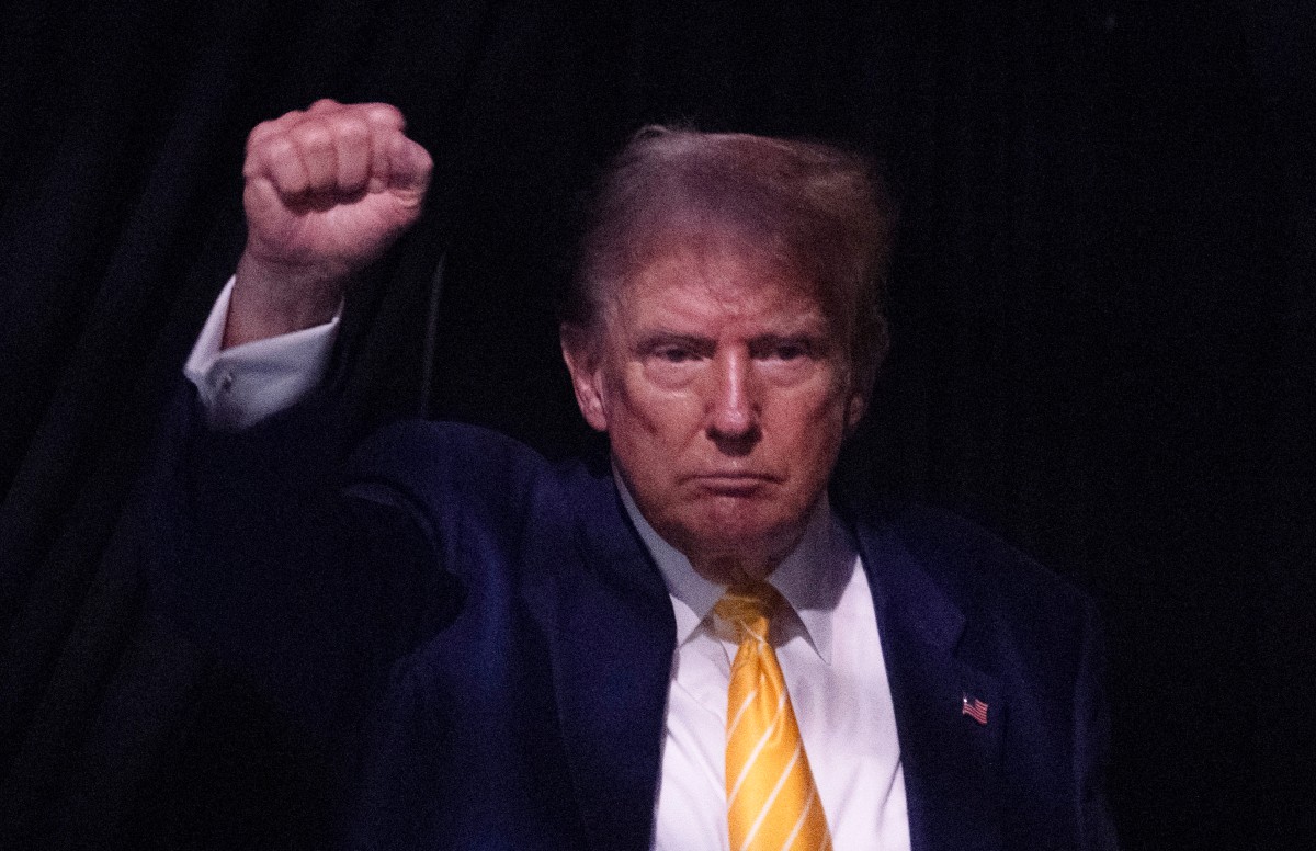 En premier meeting depuis sa condamnation, Trump fulmine contre Biden et l'immigration