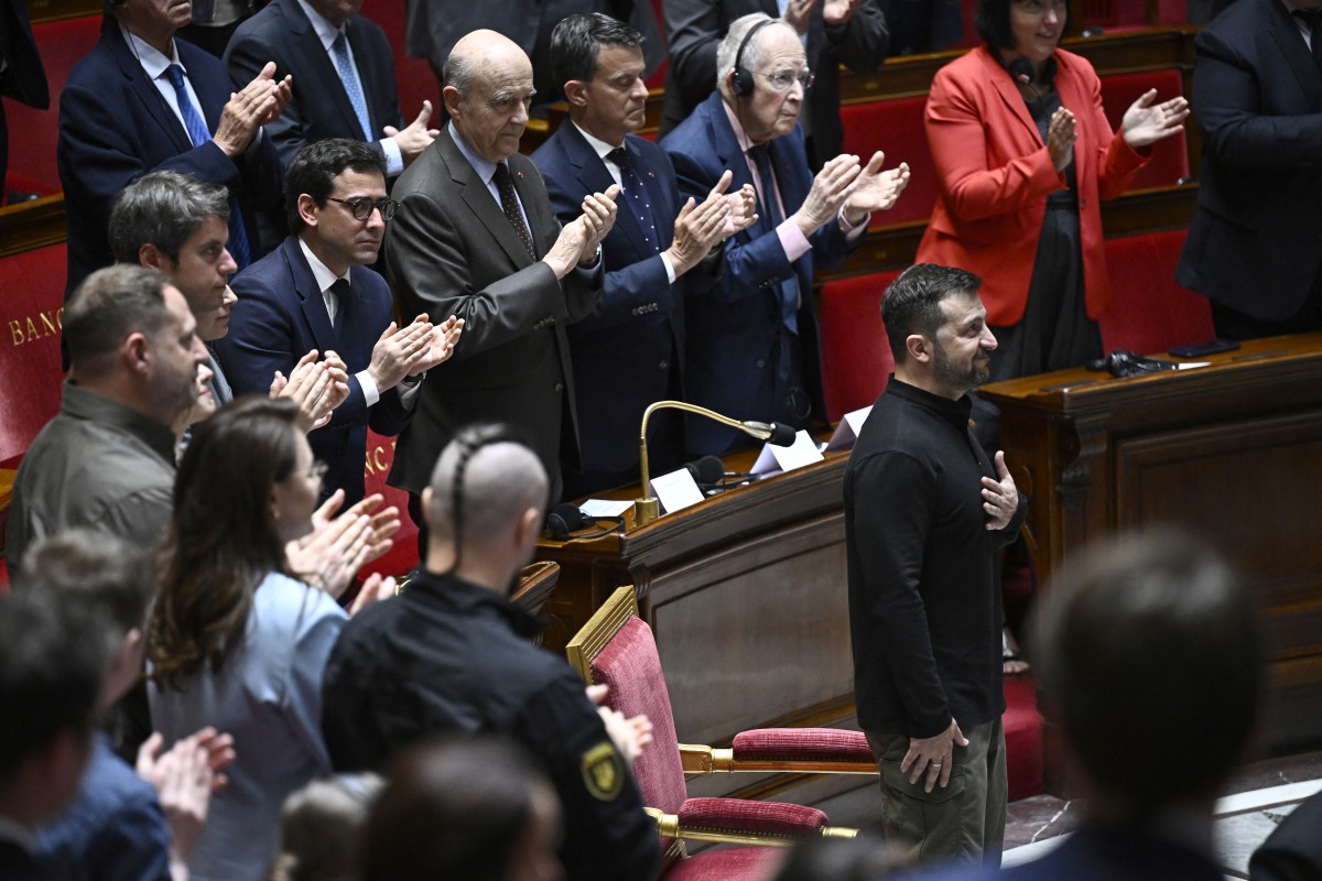 «L'Europe n'est plus un continent de paix», dit Zelensky devant les députés français