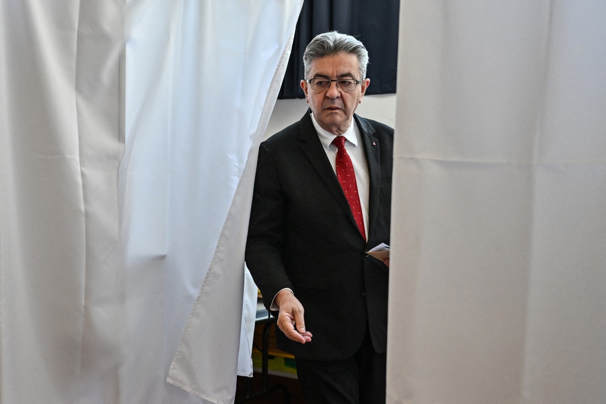 Législatives: la gauche entame un chemin difficile vers l'union, avec ou sans Mélenchon
