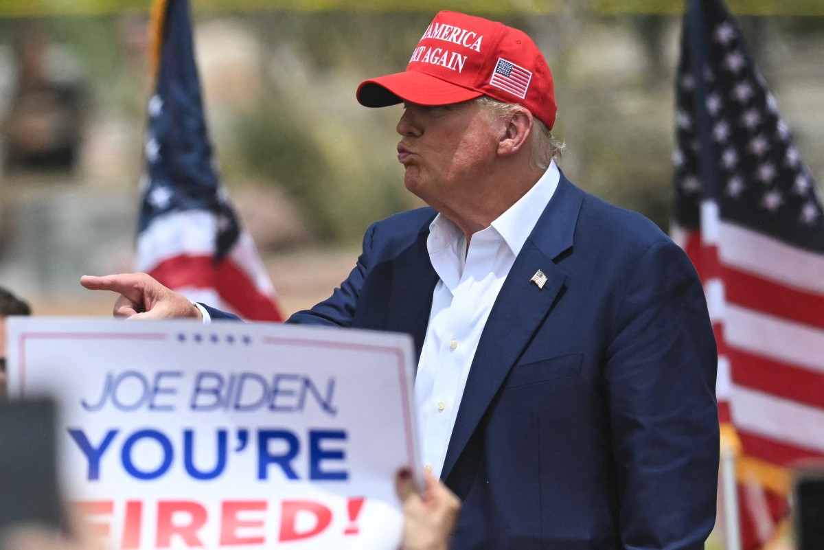Trump souffle ses 78 bougies, avec aussi des interrogations sur son âge