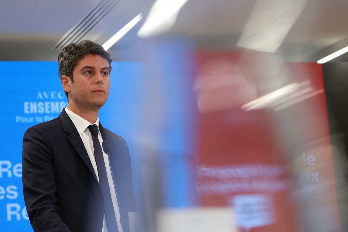Législatives: Attal s'émancipe de Macron