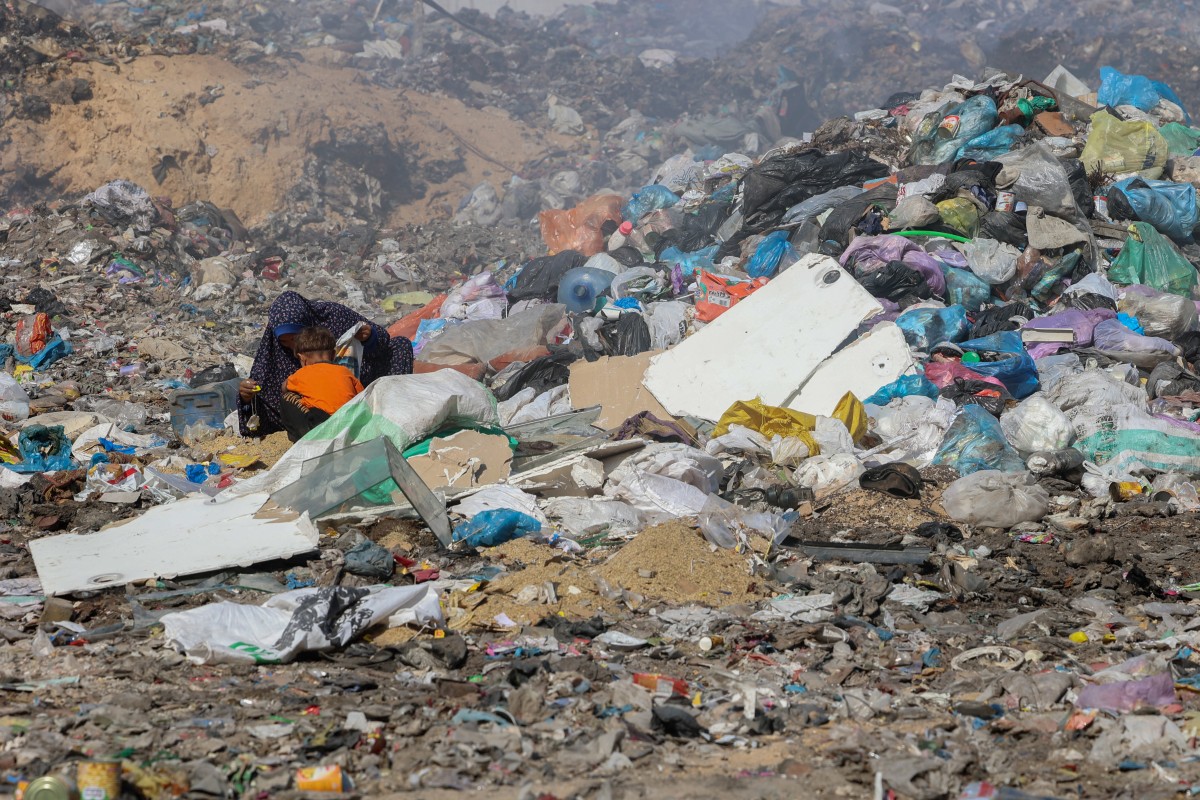 A Gaza, rafistoler les réservoirs d'eau devenus rares et vitaux