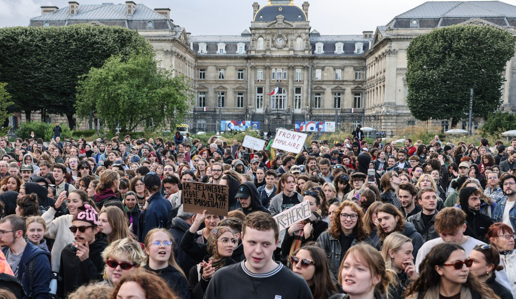 Après le choc de la dissolution, l'heure des grandes explications