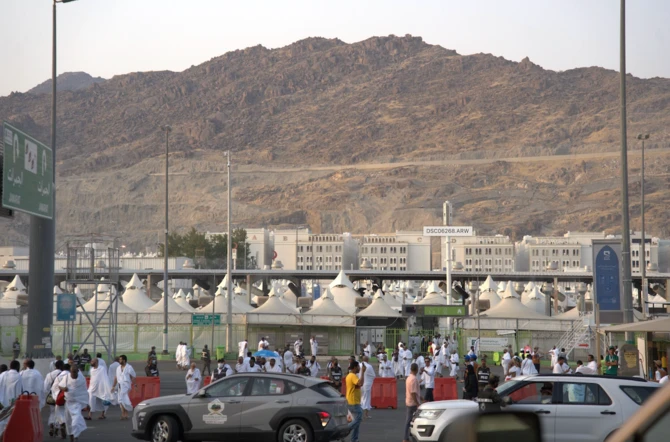 Plus de 2 millions de pèlerins du monde entier ont passé la journée de Tarwiyah à Mina vendredi. (Photo AN de Hashim Nadeem)