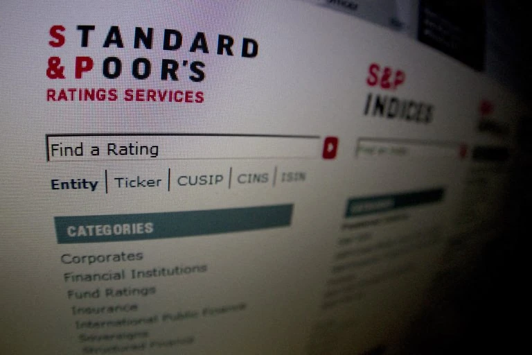 Image prise le 17 janvier 2012 d'une page du site de Standard and Poor's. Le Sénat défendait alors « la création d'une agence de notation privée européenne de dimension mondiale afin de faire contrepoids aux agences anglo-saxonnes (…) » (Photo Joel Saget AFP)