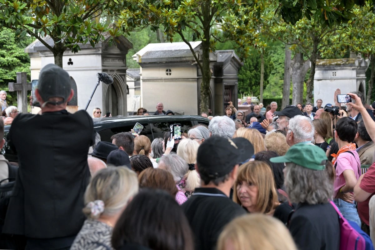 Les adieux, l'âme en peine, d'une génération à Françoise Hardy