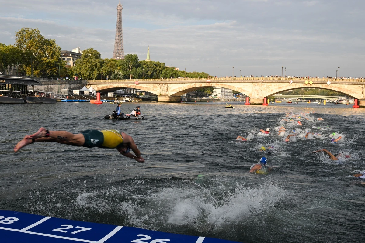 JO-2024: pour les organisateurs, la Seine n'est pas un long fleuve tranquille