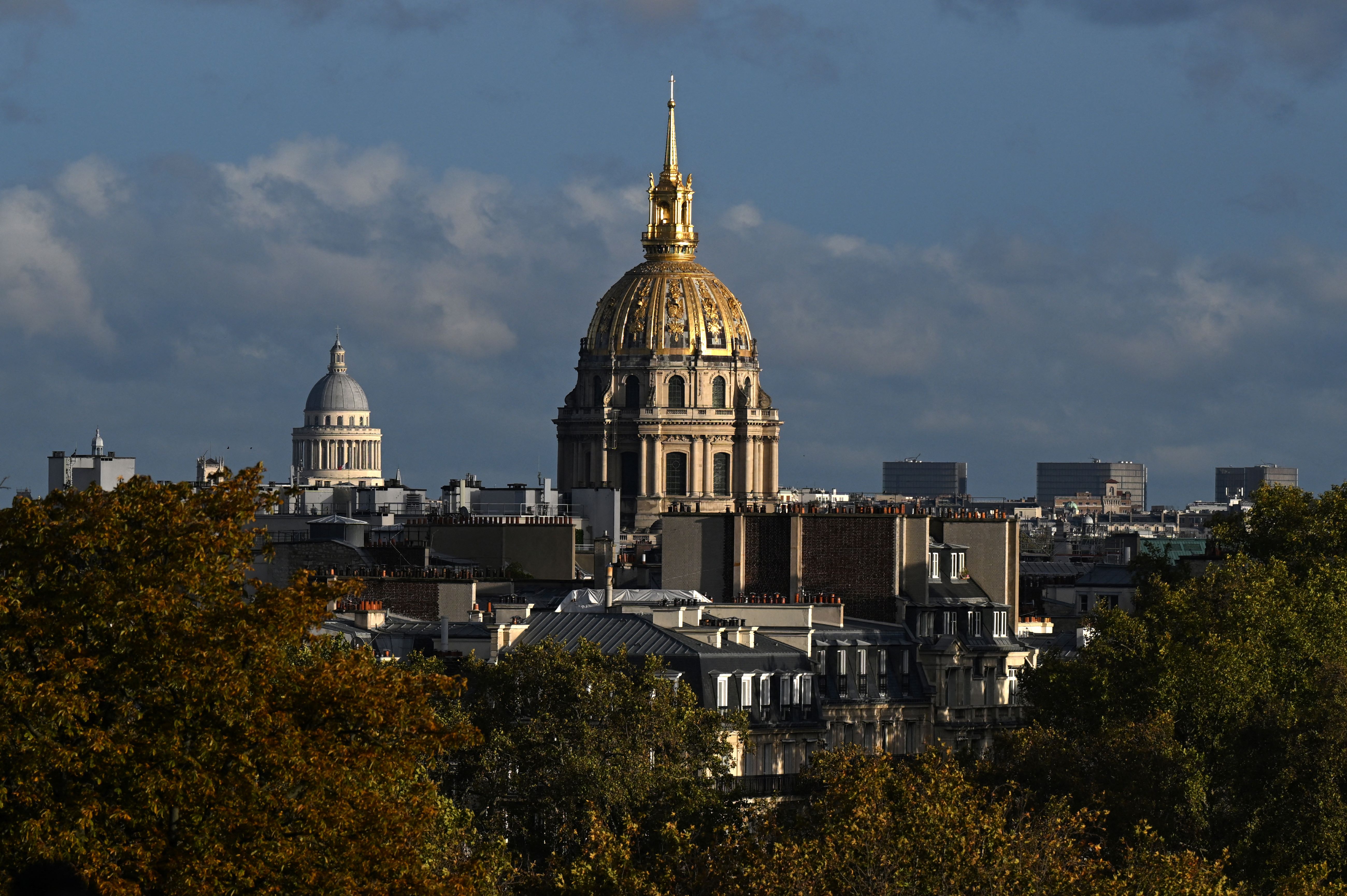 Des coupoles, on en voit en Orient comme en Occident et Paris n’en manque pas