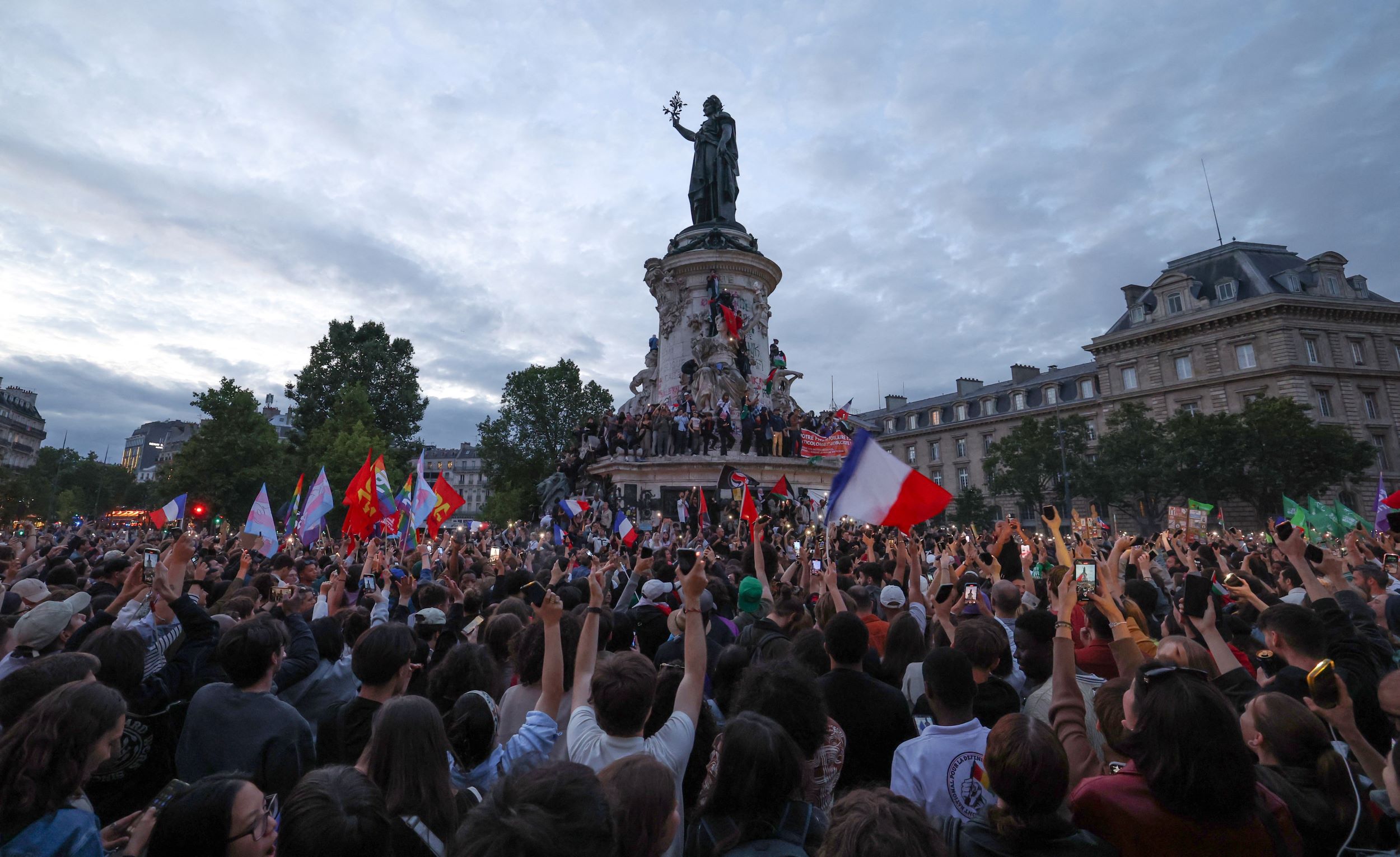 Dette: la note de la France serait "sous pression" sans réduction du déficit, prévient S&P