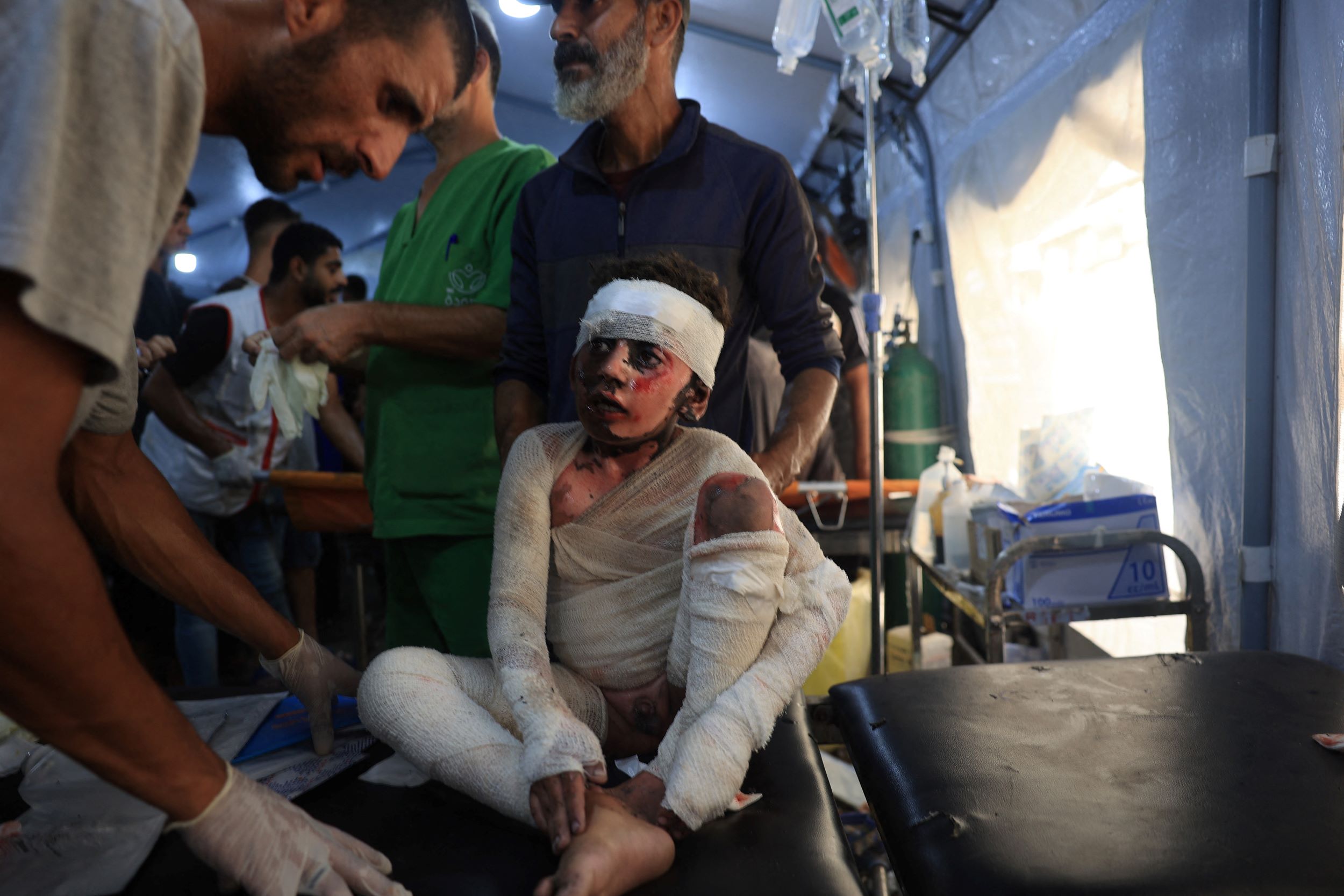 Frappes aériennes et tirs d'artillerie sur la bande de Gaza