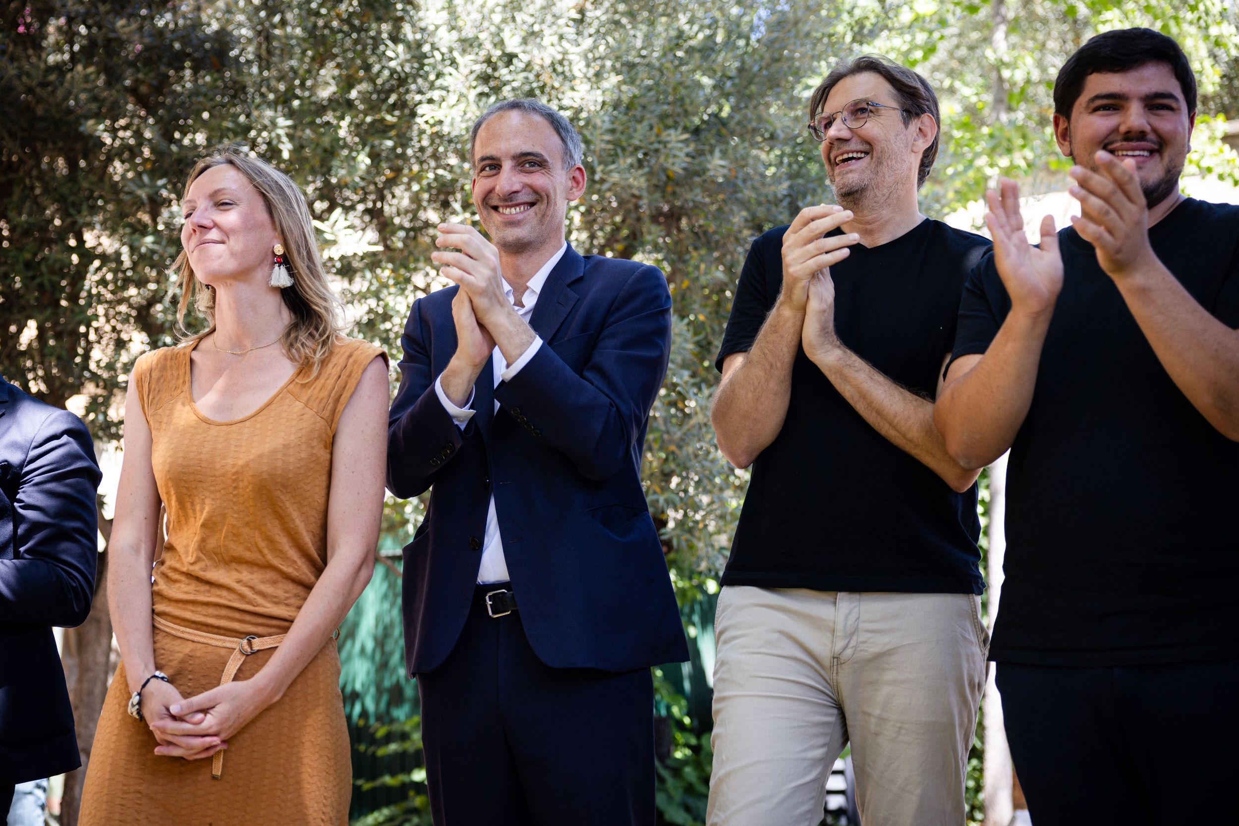 Législatives: le RN toujours en tête, mais loin de la majorité absolue, selon deux sondages