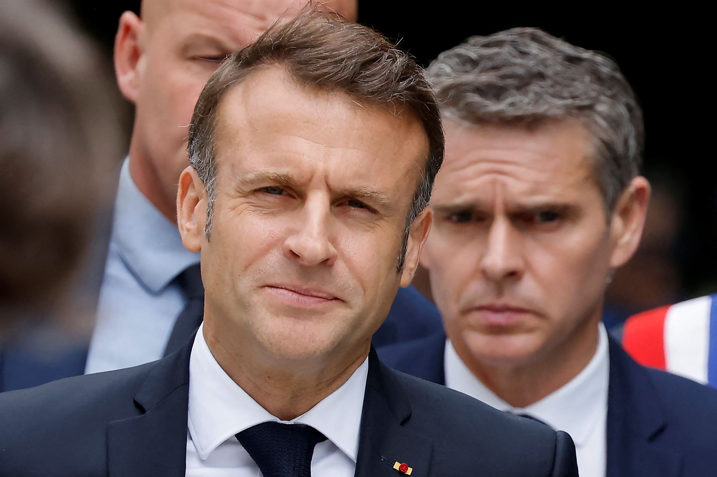 France: bras de fer à gauche, dissensions du camp présidentiel