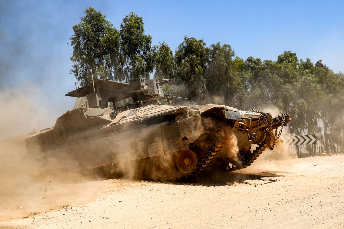 Bombardements sur la bande de Gaza, des milliers de Palestiniens fuient dans le sud