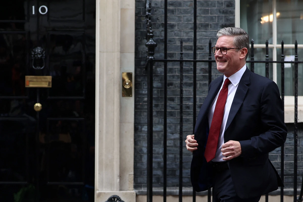 Le nouveau Premier ministre britannique Keir Starmer promet de "rebâtir" son pays